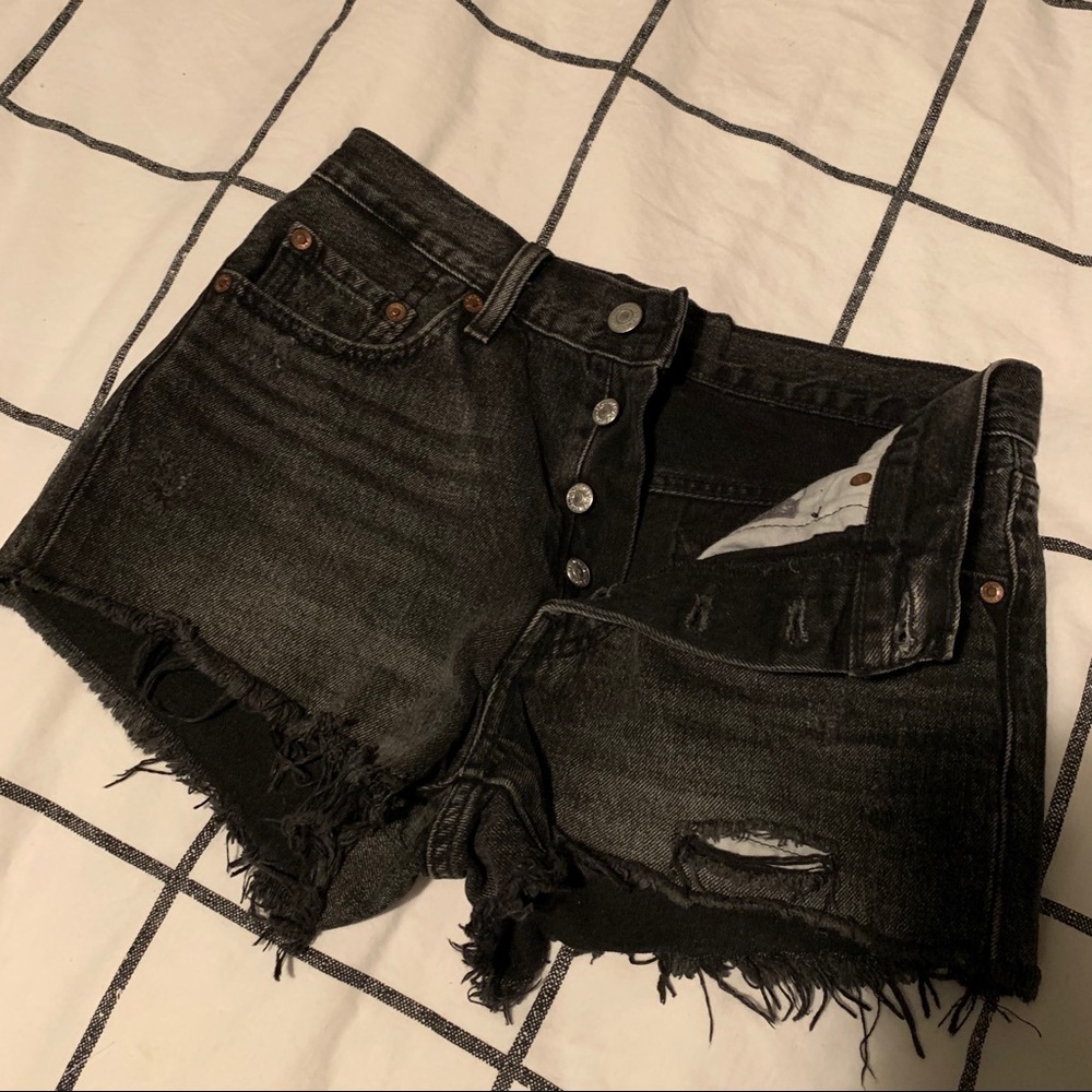 urban outfitters levi cut off shorts